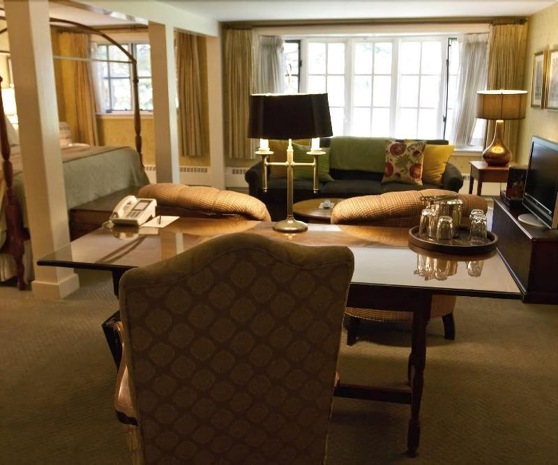 Bedford Village Inn Экстерьер фото