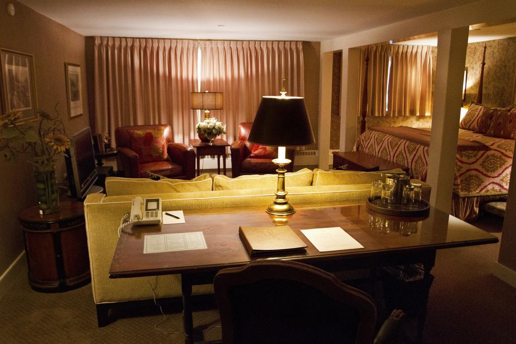Bedford Village Inn Экстерьер фото