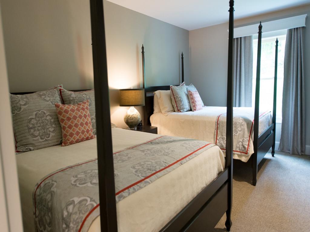 Bedford Village Inn Экстерьер фото