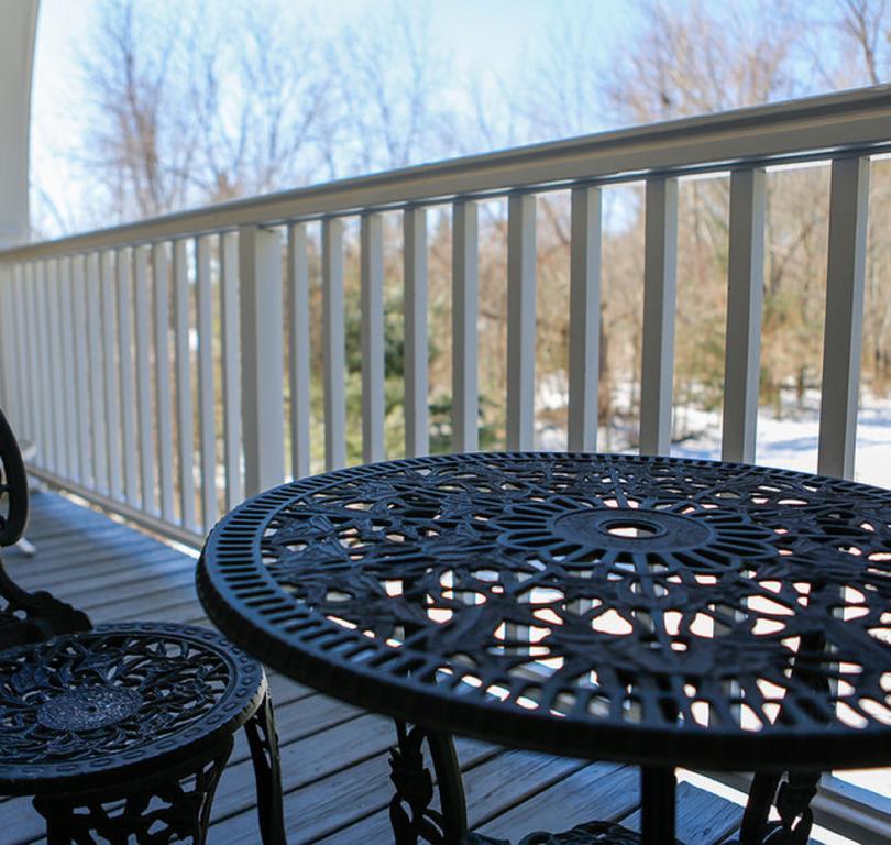 Bedford Village Inn Экстерьер фото
